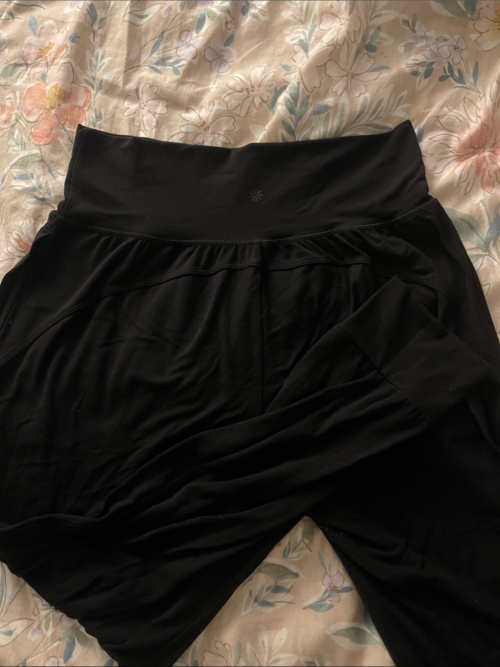 Athleta Black Salutation Joggers